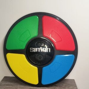 Simon Says Electronic Game Hasbro 2015 Classic Toy Memory Game WORKS GREAT